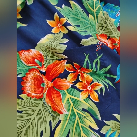 Lvish parrot button down shirt with pocket size large - Picture 5 of 8